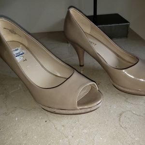 Nine West Nude Peep Toe Pump